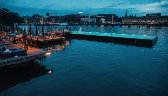 Berlín v létě_tipy_cestování_Badeschiff